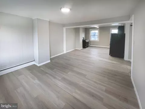 Living - 7213 N Point Rd, Sparrows Point, MD 21219 photo 9 of 16
