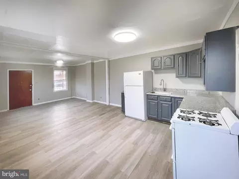 Living - 7213 N Point Rd, Sparrows Point, MD 21219 photo 7 of 16