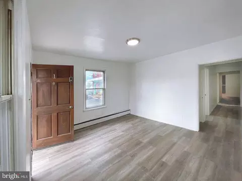 Living - 7213 N Point Rd, Sparrows Point, MD 21219 photo 2 of 16