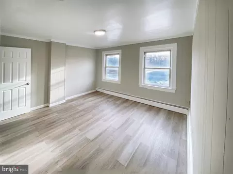 Living - 7213 N Point Rd, Sparrows Point, MD 21219 photo 15 of 16