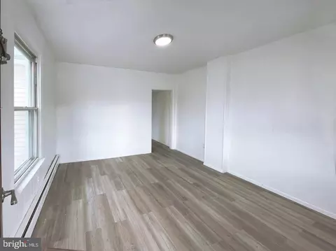 Living - 7213 N Point Rd, Sparrows Point, MD 21219 photo 3 of 16