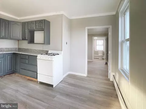 Entry Way - 7213 N Point Rd, Sparrows Point, MD 21219 photo 8 of 14