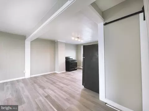 Entry Way - 7213 N Point Rd, Sparrows Point, MD 21219 photo 11 of 14