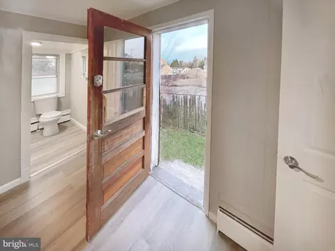 Entry Way - 7213 N Point Rd, Sparrows Point, MD 21219 photo 7 of 14