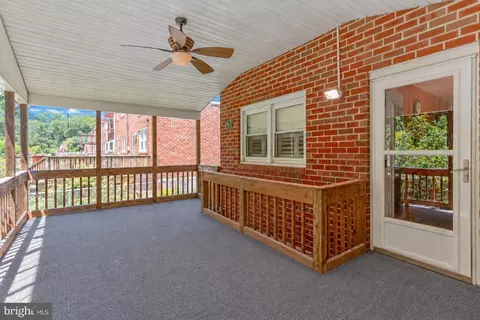 943 Circle Dr, Halethorpe, MD 21227 photo 2