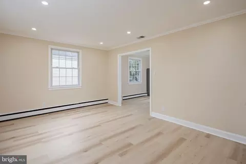 Living - 8202 Longpoint Rd, Dundalk, MD 21222 photo 2 of 4