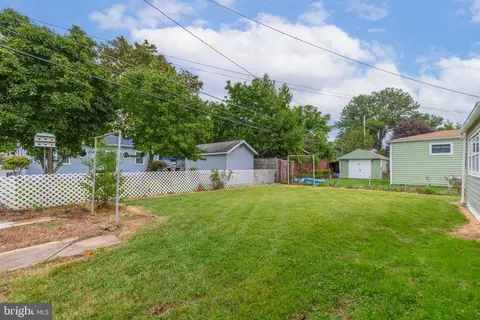 Exterior - 8202 Longpoint Rd, Dundalk, MD 21222 photo 3 of 13