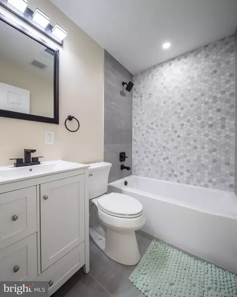 Bath - 8202 Longpoint Rd, Dundalk, MD 21222 photo 1 of 2