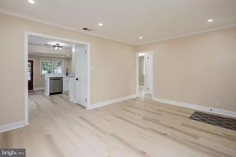Living - 8202 Longpoint Rd, Dundalk, MD 21222 photo 4 of 4