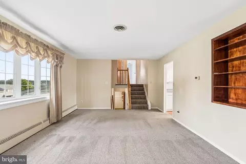 Living - 1111 Raven Dr, Halethorpe, MD 21227 photo 6 of 6