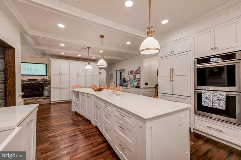 Kitchen - 13916 Green Branch Dr, Phoenix, MD 21131 photo 3 of 4
