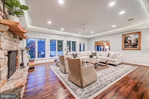 Living - 13916 Green Branch Dr, Phoenix, MD 21131 photo 2 of 3