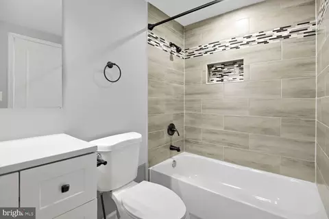 Bath - 606 Meadow Rd, Baltimore, MD 21206 photo 5 of 5