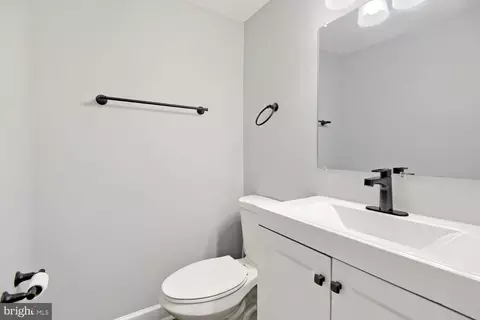 Bath - 606 Meadow Rd, Baltimore, MD 21206 photo 2 of 5
