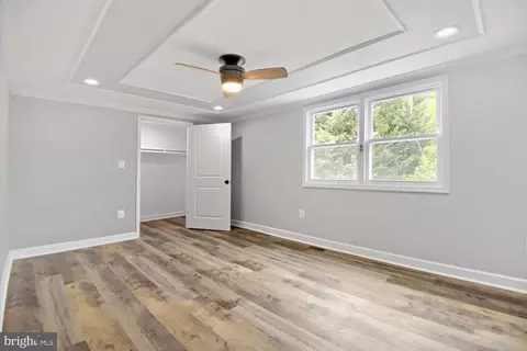 Entry Way - 606 Meadow Rd, Baltimore, MD 21206 photo 5 of 5