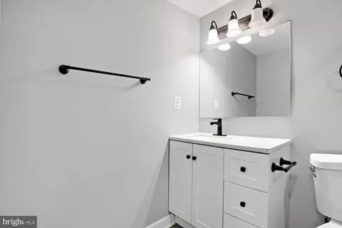 Bath - 606 Meadow Rd, Baltimore, MD 21206 photo 4 of 5