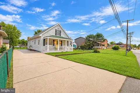 813 Woodrow Ave, Essex, MD 21221