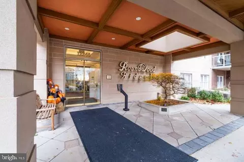 12246 Roundwood Rd #206, Lutherville Timonium, MD 21093