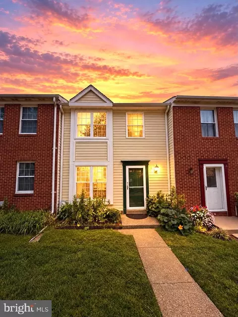 5 Reaching Cir, Essex, MD 21221