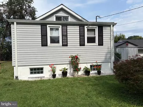 906 Meadow Ave, Dundalk, MD 21222 photo 2