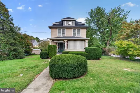 17 Delrey Ave, Catonsville, MD 21228
