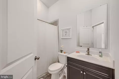 Bath - 7853 Bluelick Run Rd, Windsor Mill, MD 21244 photo 2 of 3