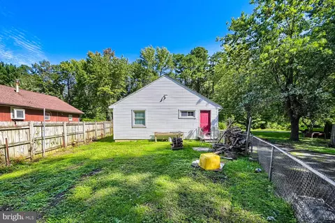 Exterior - 300 Bourque Rd, Middle River, MD 21220 photo 6 of 9