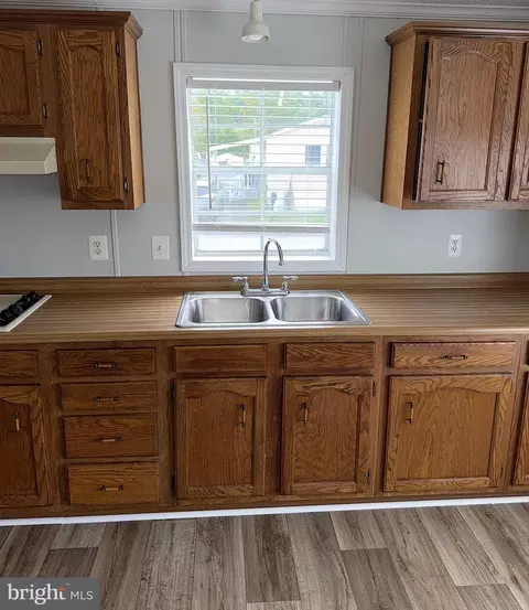 101 Roundup Rd, Middle River, MD 21220 photo 7