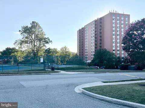 1 Smeton Pl #1106, Towson, MD 21204