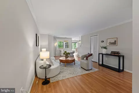 Living - 18 Deer Run Ct # -H, Halethorpe, MD 21227 photo 2 of 4