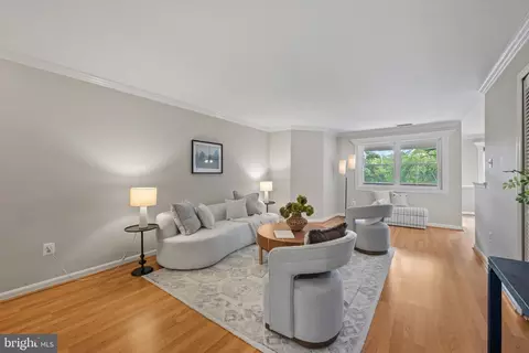 Living - 18 Deer Run Ct # -H, Halethorpe, MD 21227 photo 1 of 4