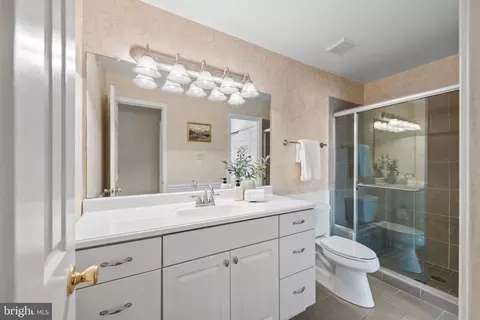 Bath - 18 Deer Run Ct # -H, Halethorpe, MD 21227 photo 1 of 2