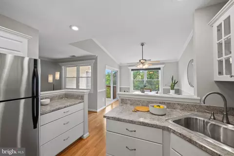 Kitchen - 18 Deer Run Ct # -H, Halethorpe, MD 21227 photo 2 of 3