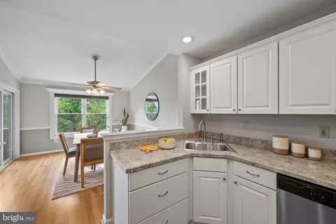 Kitchen - 18 Deer Run Ct # -H, Halethorpe, MD 21227 photo 3 of 3