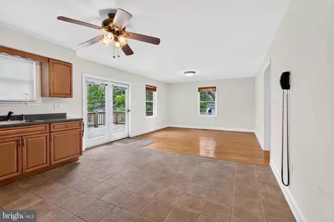 Living - 2806 11th St, Sparrows Point, MD 21219 photo 4 of 4