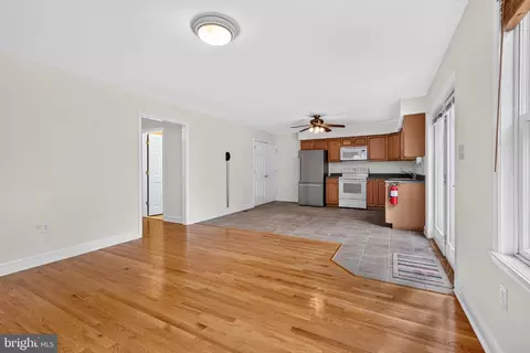 Living - 2806 11th St, Sparrows Point, MD 21219 photo 3 of 4
