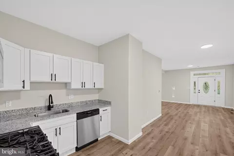 Entry Way - 5715 1st Ave, Halethorpe, MD 21227 photo 3 of 6