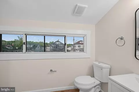 Bath - 5715 1st Ave, Halethorpe, MD 21227 photo 3 of 6
