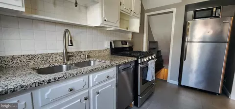 Entry Way - 213 Riverthorn Rd, Middle River, MD 21220 photo 5 of 10