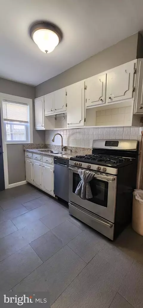 Kitchen - 213 Riverthorn Rd, Middle River, MD 21220 photo 1 of 2