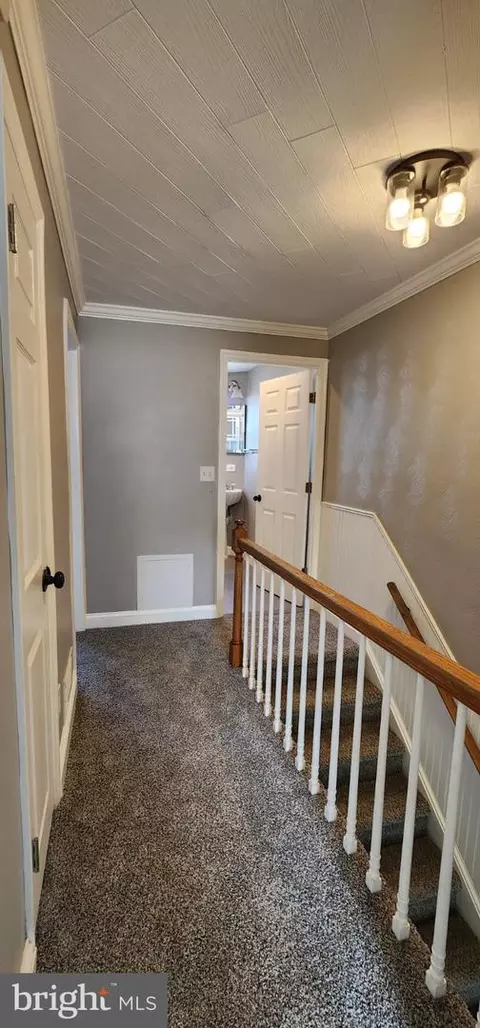 Entry Way - 213 Riverthorn Rd, Middle River, MD 21220 photo 10 of 10