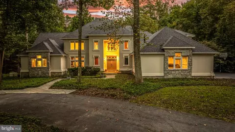 11 Huntersworth Ct, Owings Mills, MD 21117