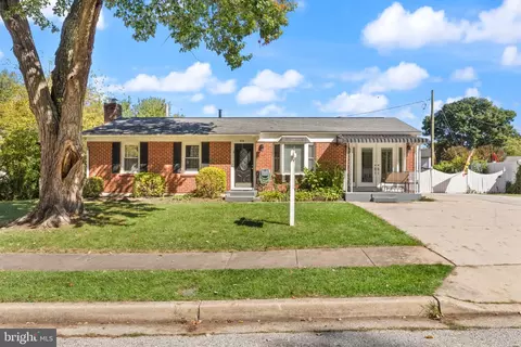 216 Greenview Ave, Reisterstown, MD 21136
