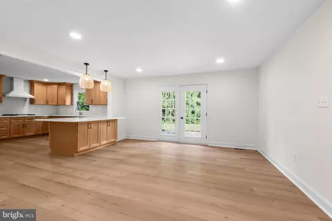 Living - 14004 Manor Rd, Phoenix, MD 21131 photo 6 of 9