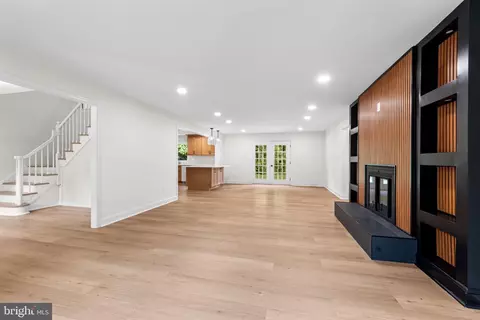 Living - 14004 Manor Rd, Phoenix, MD 21131 photo 4 of 9