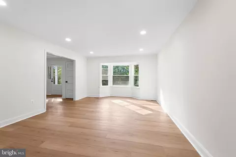 Living - 14004 Manor Rd, Phoenix, MD 21131 photo 2 of 9