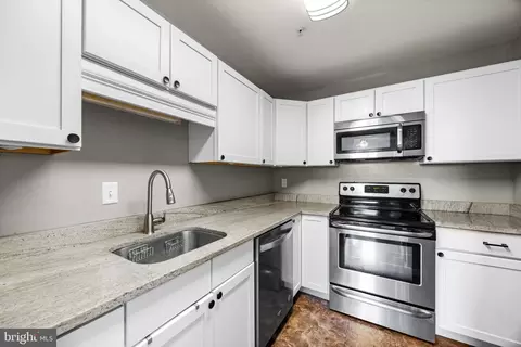 9 Warren Lodge Ct #1-A, Cockeysville, MD 21030