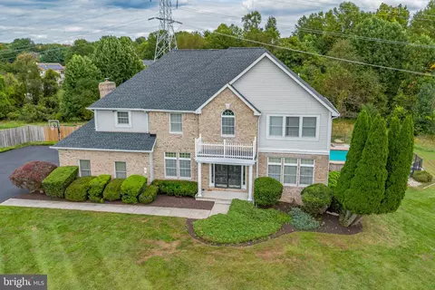 8 Deep Powder Ct, Woodstock, MD 21163