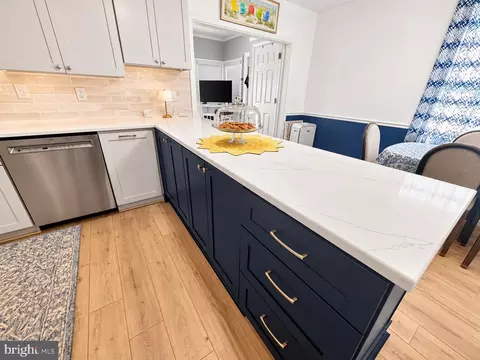 Kitchen - 3690 Galloway Rd, Middle River, MD 21220 photo 11 of 15