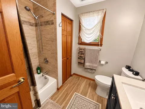 Bath - 3690 Galloway Rd, Middle River, MD 21220 photo 4 of 10